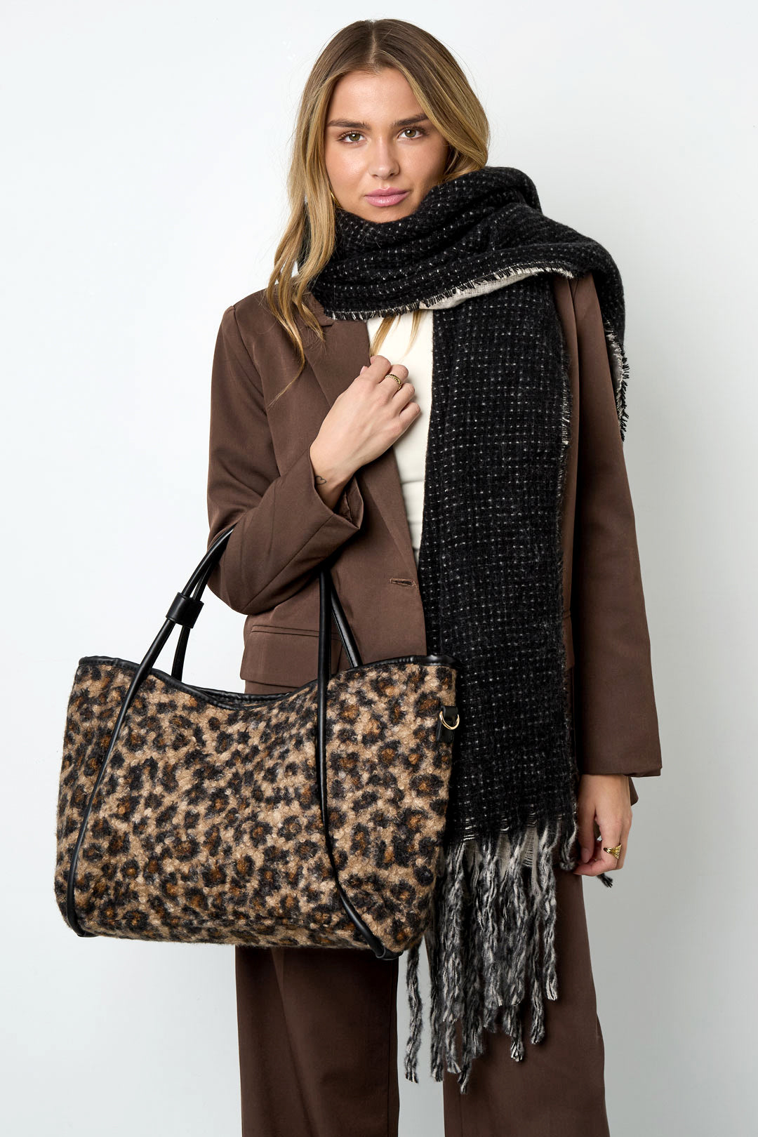 Plain scarf
